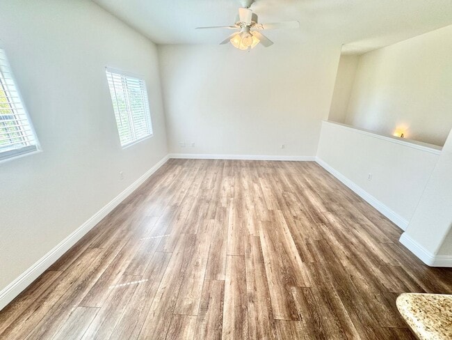 Building Photo - Fully upgraded condo with new flooring, paint, and appliances in Southwest Las Vegas