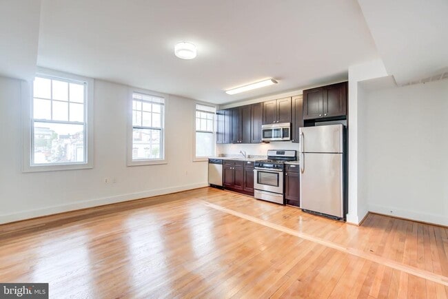 Primary Photo - 1575 Spring Pl NW