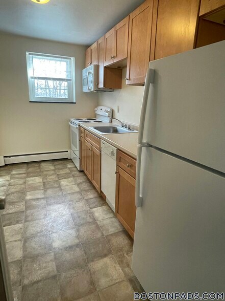 Building Photo - 2 Brattle Dr