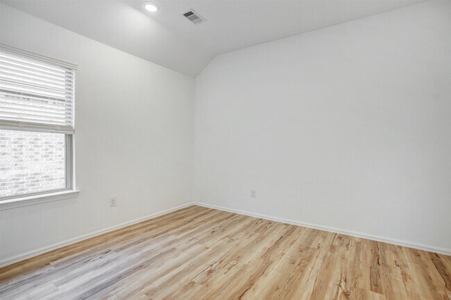 Building Photo - 3719 McCrary Falls Wy