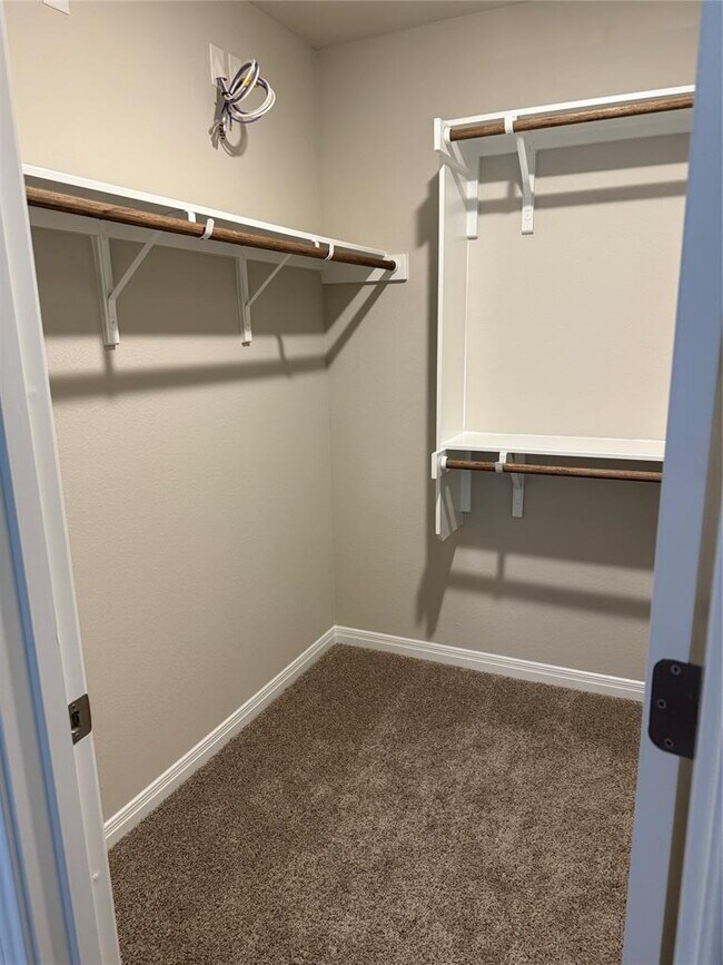 Building Photo - 1850 Settlers Glen Dr