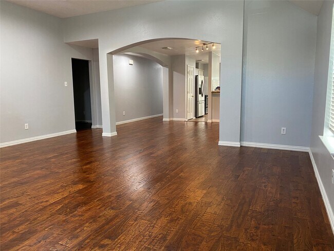 Building Photo - 7022 Leaders Crossing Dr