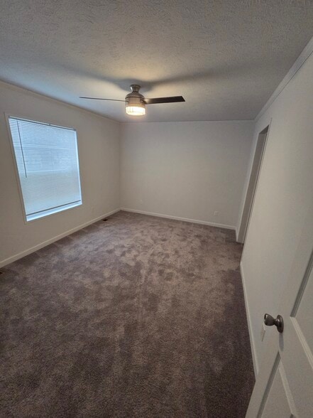 Building Photo - 55 Hickory Ln