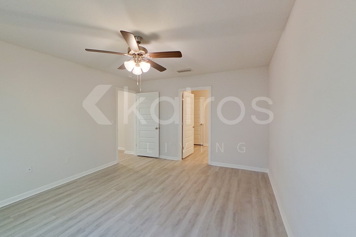 Building Photo - 301 Monarch Ln