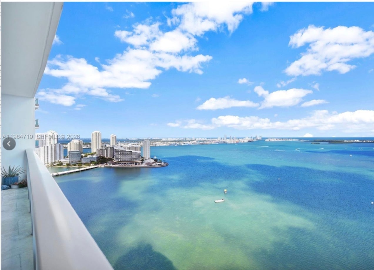 Building Photo - 1408 Brickell Bay Dr