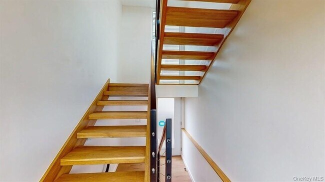 Building Photo - 16 Tiernans Ln