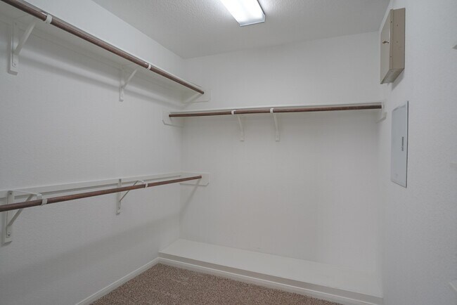 Building Photo - 7818 Lake Commons Dr