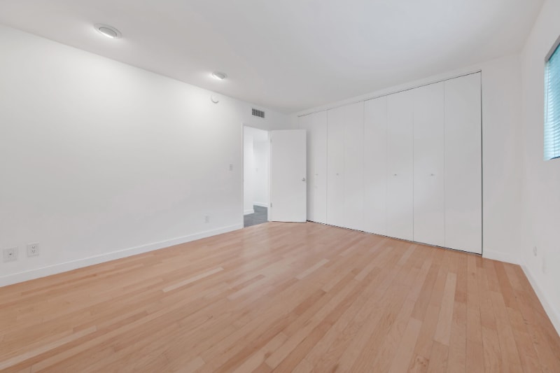 Building Photo - 7767 Hollywood Blvd