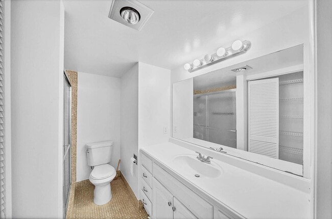 Building Photo - 2049 Hythe A