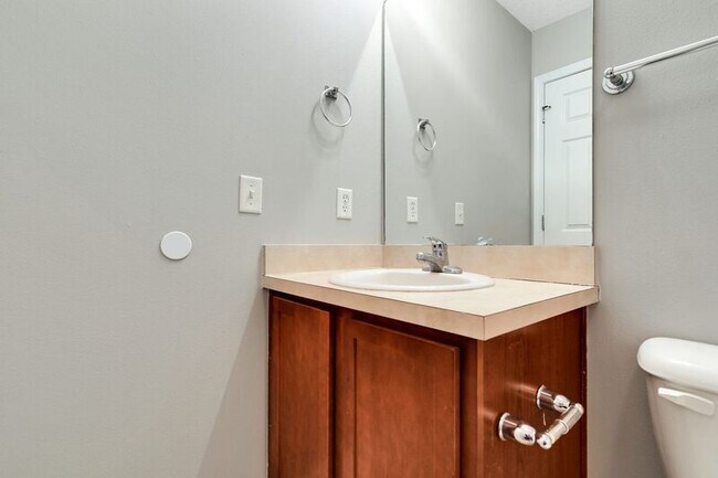 Building Photo - 850 Canyon Oak Loop