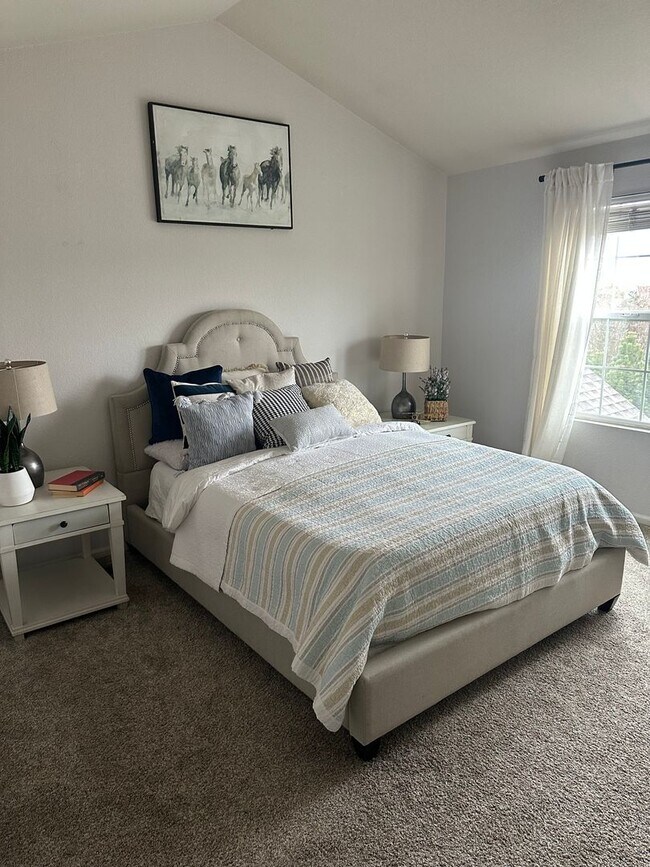 Building Photo - Wolf Ranch Charmer