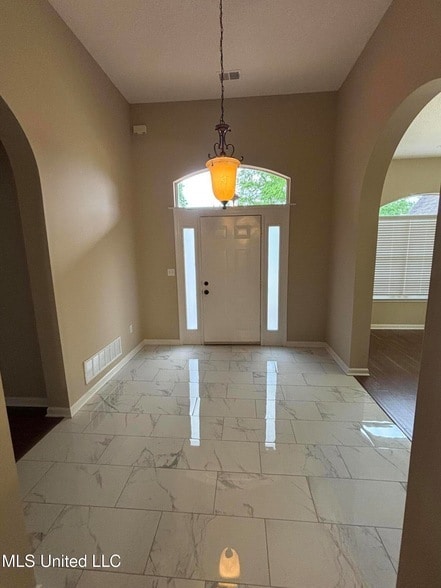 Building Photo - 1705 Cedar Lake Cove