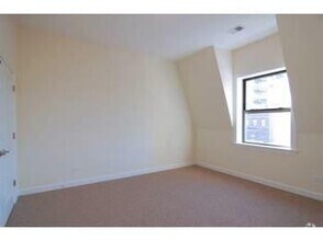 Building Photo - 2 bedroom in Chicago IL 60640