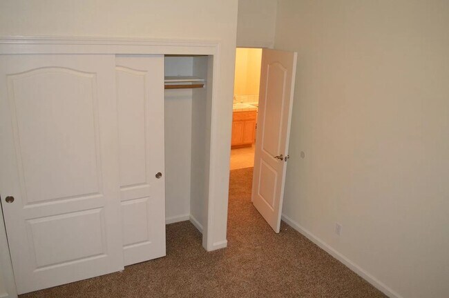 Building Photo - 2860 Blue Oak Ct