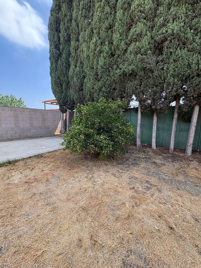 Building Photo - Charming Remodeled 3-Bedroom, 2-Bath in Po...