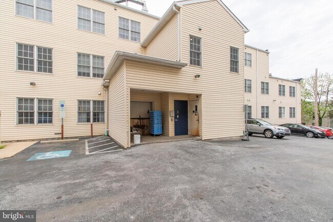 Building Photo - 134 Bridge St