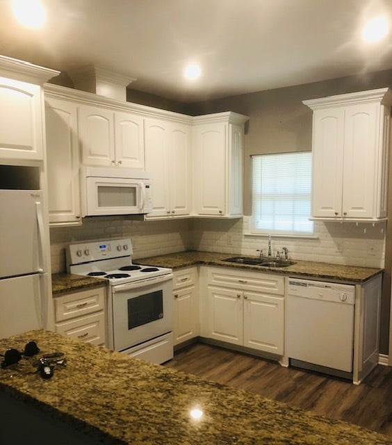 kitchen - 212 Omaha St