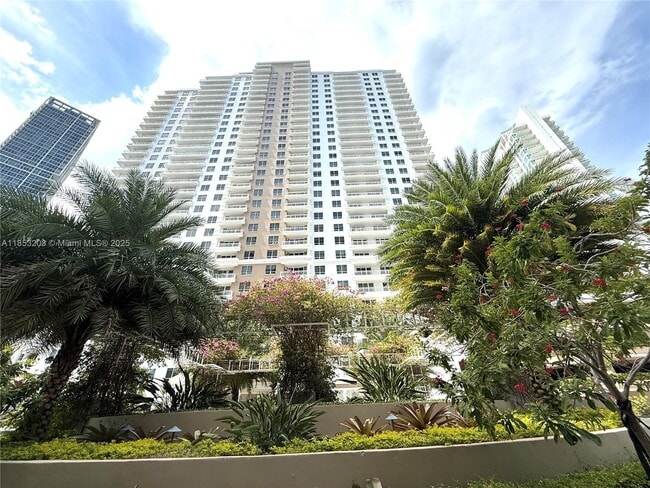 Building Photo - 801 Brickell Key Blvd