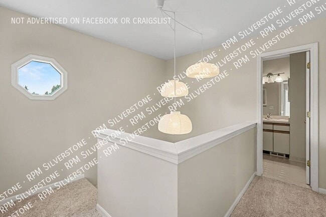 Building Photo - 452 Farmridge Ct