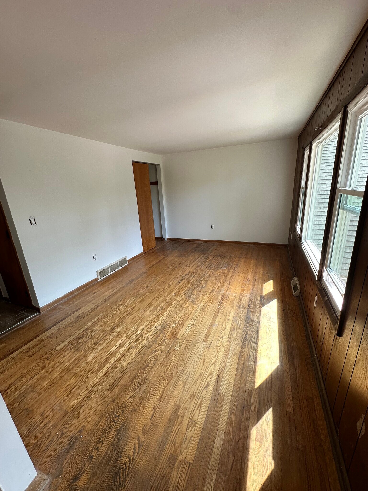 Building Photo - 350 Seneca Creek Rd