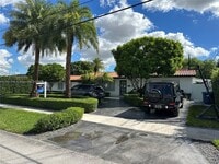 Building Photo - 4311 SW 104th Ct