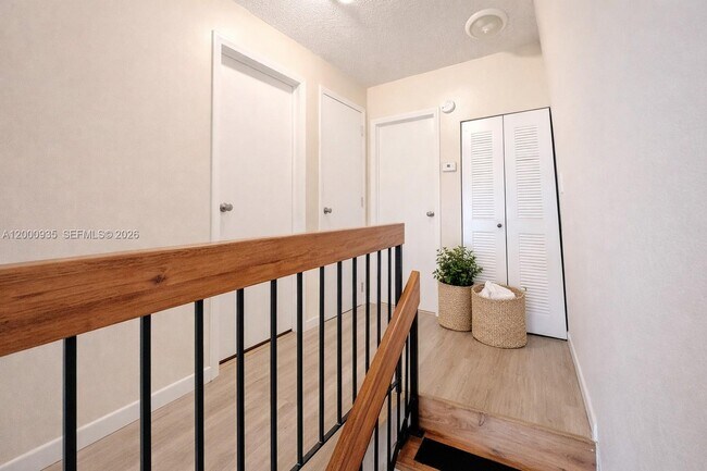 Building Photo - 5575 W 26th Ct