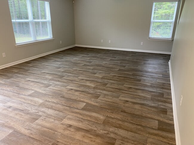 Building Photo - 423 High Ridge Ct