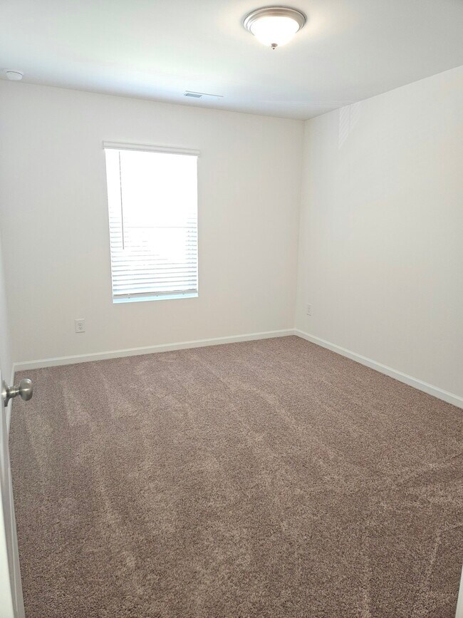 Building Photo - 3164 Lilac Grove Dr