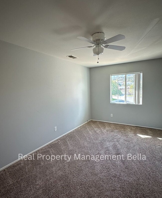 Building Photo - Lakeview Pool Retreat in a Private Cul-de-Sac Setting