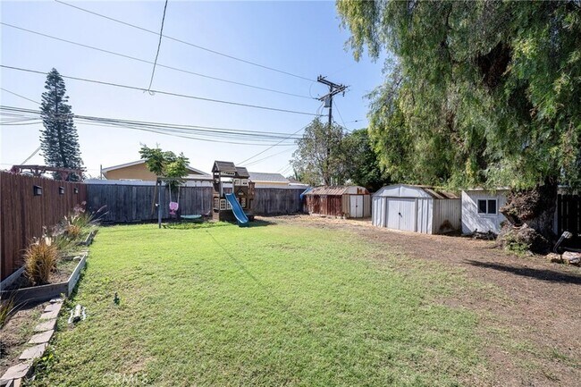 Building Photo - 13616 Hermes St