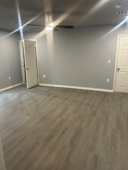 Building Photo - 503 E Zion St