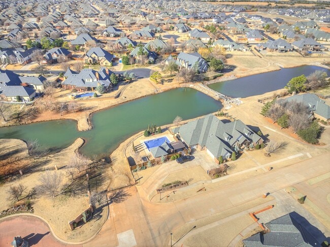 Building Photo - Updated home in Cobblestone Park- Deer Creek Schools + 4 bedrooms + 3.5 bathrooms