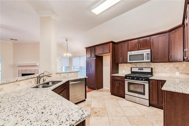 Building Photo - 13506 Lamplight Village Ave