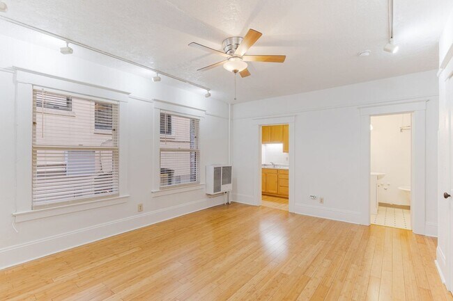 Building Photo - 2066 NW Glisan St