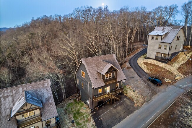 Building Photo - 2127 Eagle Feather Dr