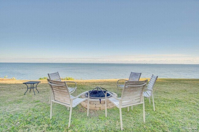 Building Photo - 710 Scenic Hwy