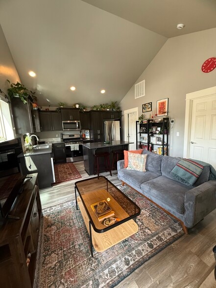 Building Photo - 20130 Carson Creek Ct