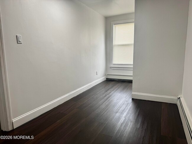 Building Photo - 198 New Brunswick Ave