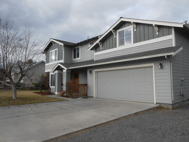 Building Photo - 20946 Lupine Ave