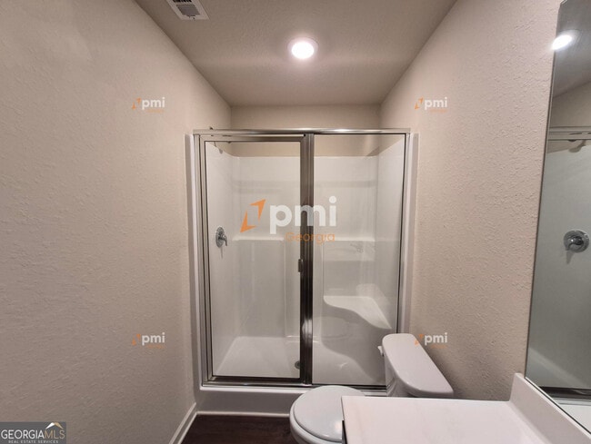 Building Photo - 511 Highwood Ln