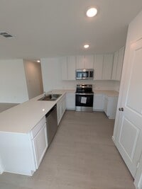 Building Photo - 19008 Encanto Aly