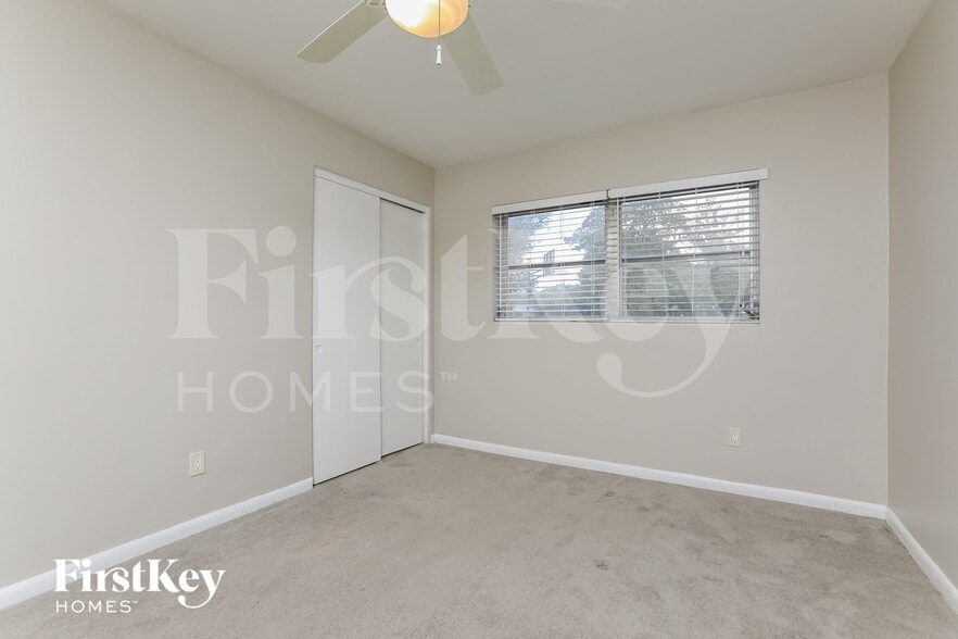 Building Photo - 1381 Viburnum Ln