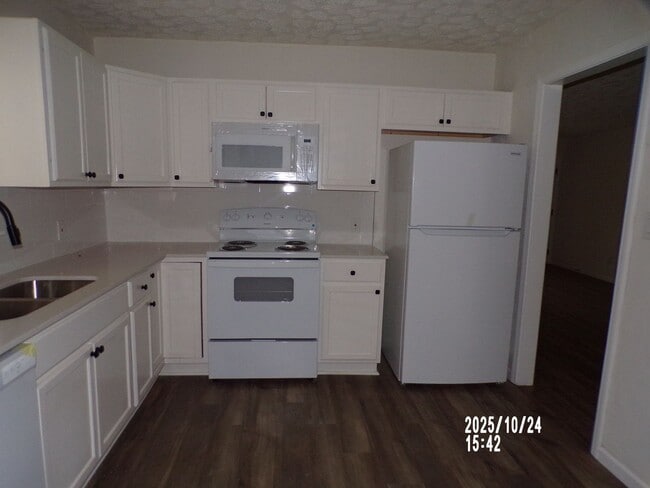 Building Photo - Fantastic redo