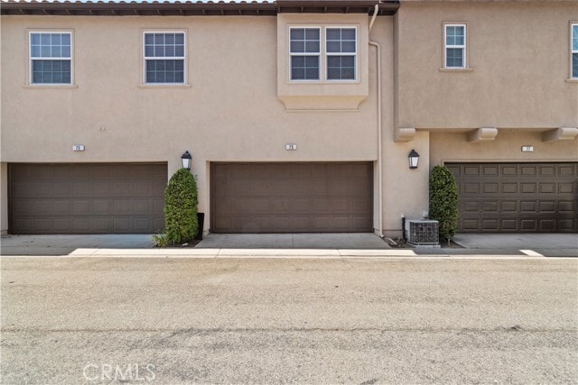 Building Photo - 75 Reunion