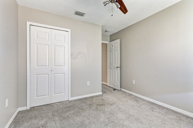 Building Photo - Prime Northwood Home on a Conservation Lot...
