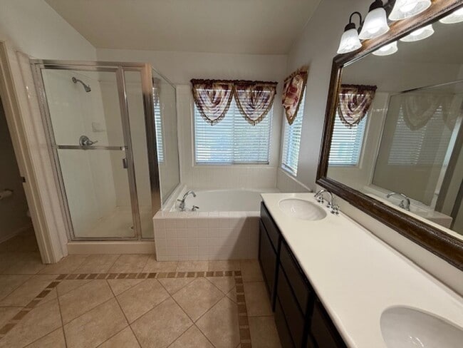 Building Photo - Welcome to Wagon Wheel – 4 Bed + Office | ...