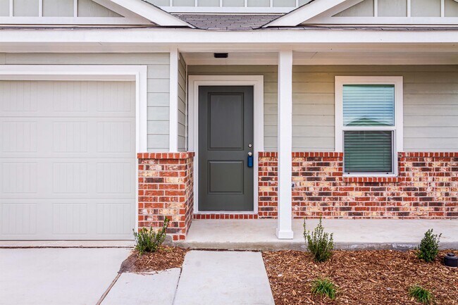 Building Photo - 404 Dewberry Dr