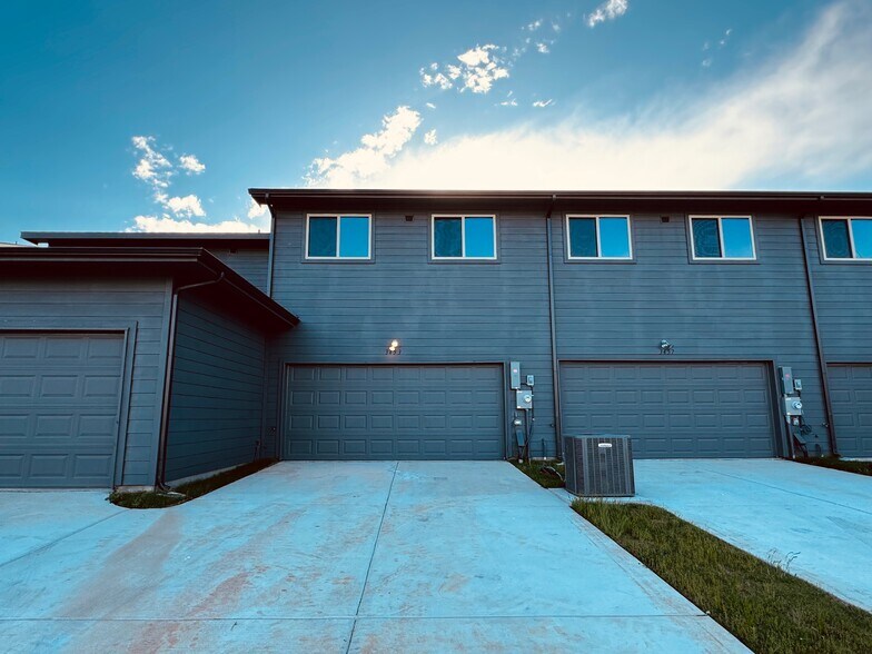 Building Photo - 3453 Solana Cir