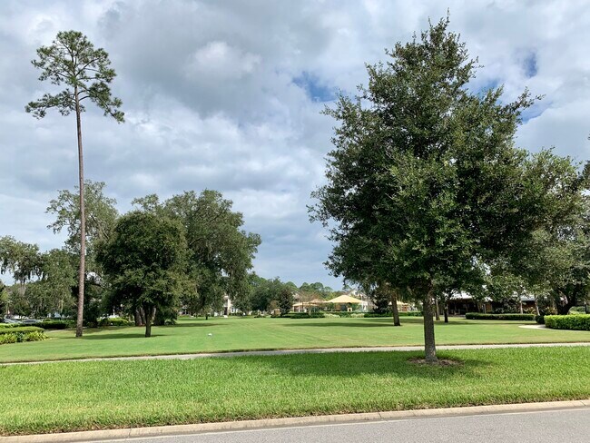 Building Photo - 139 Southern Oak Dr