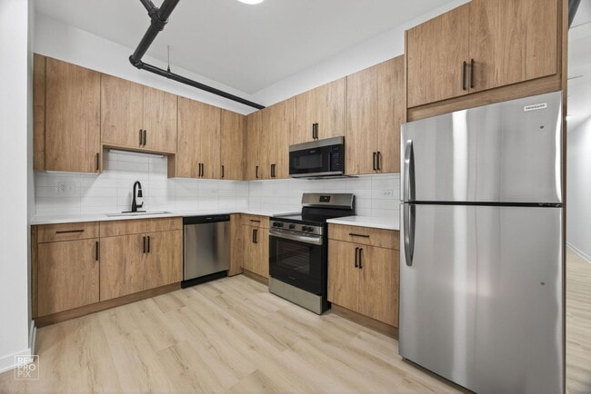 Building Photo - 2156 W Arthur Ave
